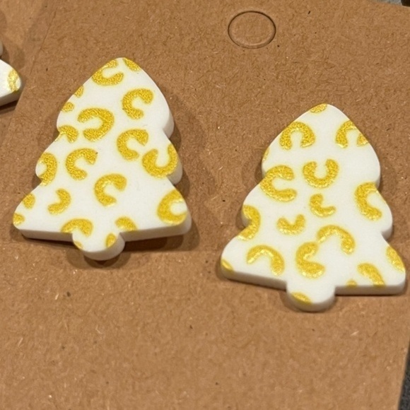 Jewelry - New Cheetah Christmas tree earrings